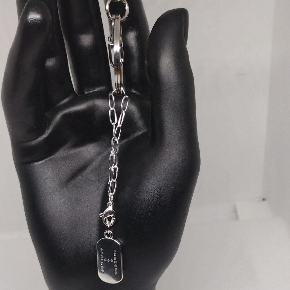 Elegant Silver Keychain with Stylish ‘H’ Pendant – Perfect Gift - Picture 2 of 3